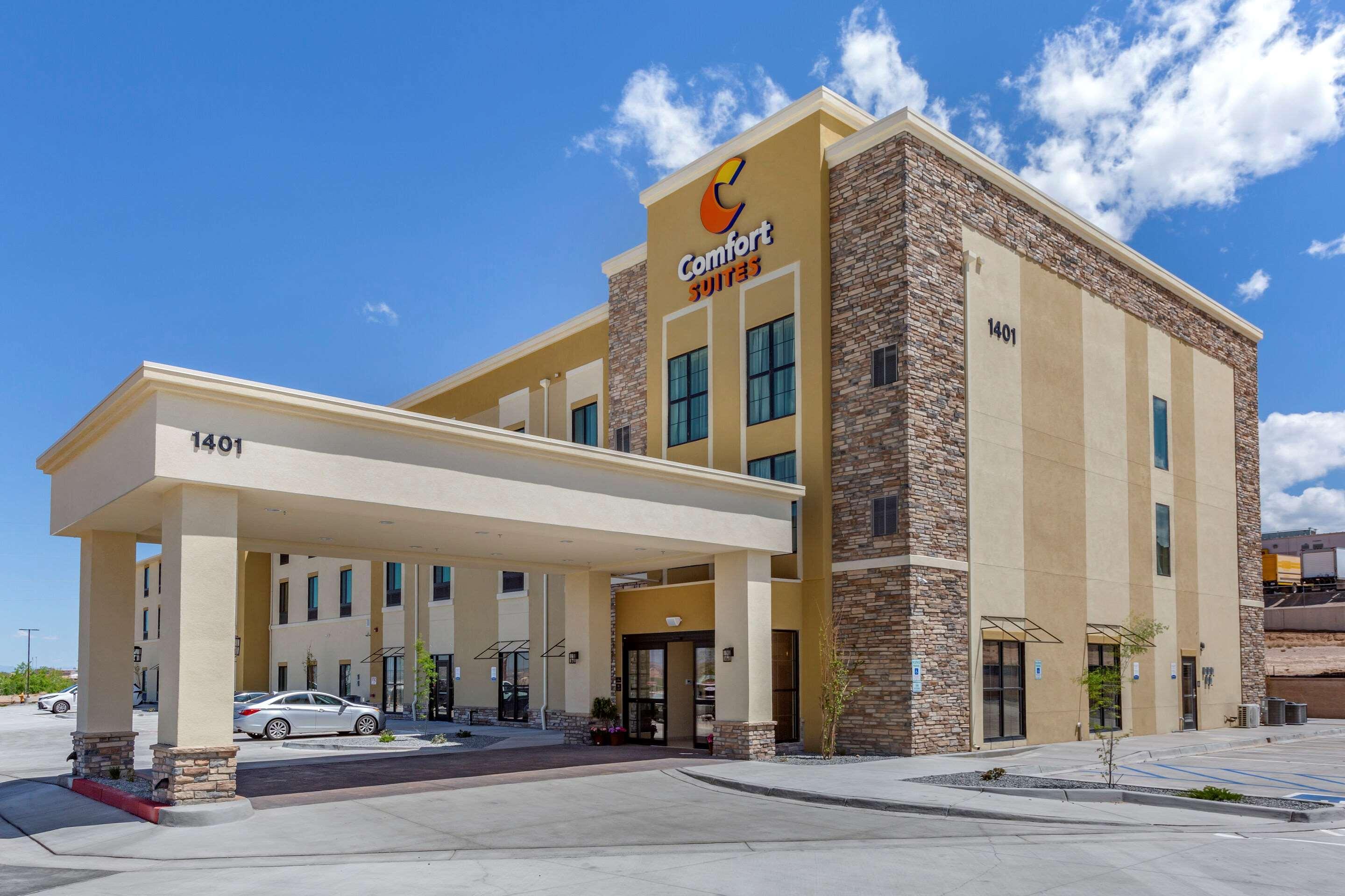 Comfort Suites Albuquerque Airport Exterior photo